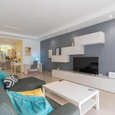 Lägenhet Beautiful 3 -bed In St.julians St. Julian's