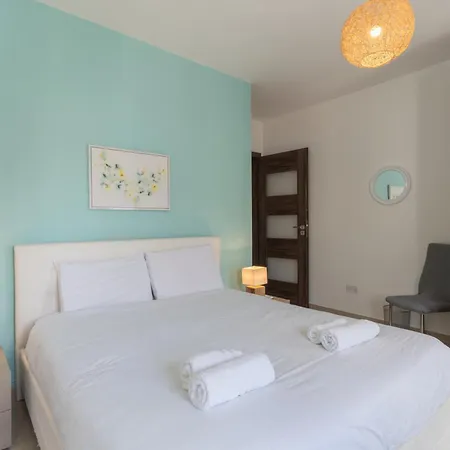 Beautiful 3 -bed In St.julians