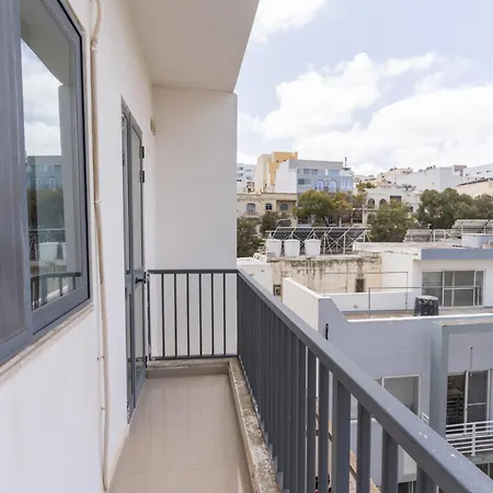 Beautiful 3 -bed In St.julians Appartement *