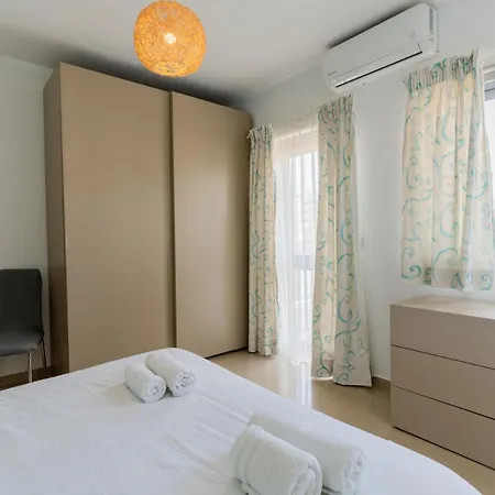 Beautiful 3 -bed In St.julians *