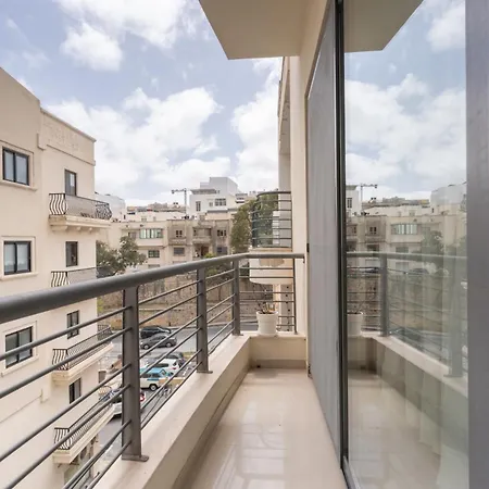 Beautiful 3 -bed In St.julians San Julián