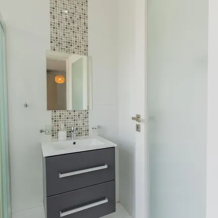 Beautiful 3 -bed In St.julians Apartment