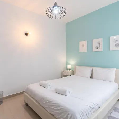 Apartment Beautiful 3 -bed In St.julians *